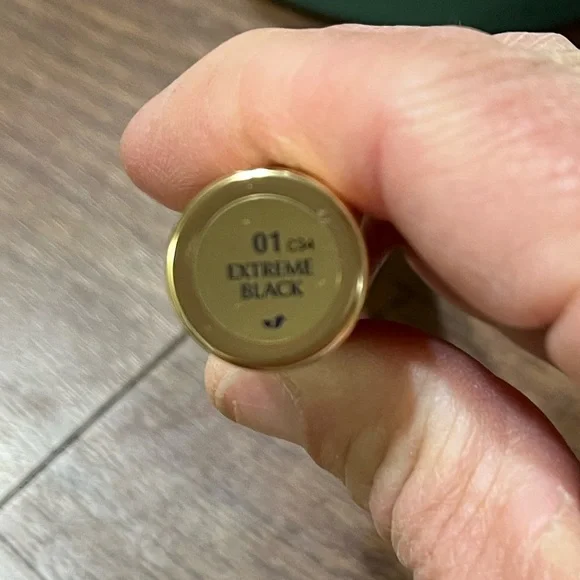 Estee Lauder Limited Edition Extreme Black Mascara Luxurious Finish - Picture 2 of 2